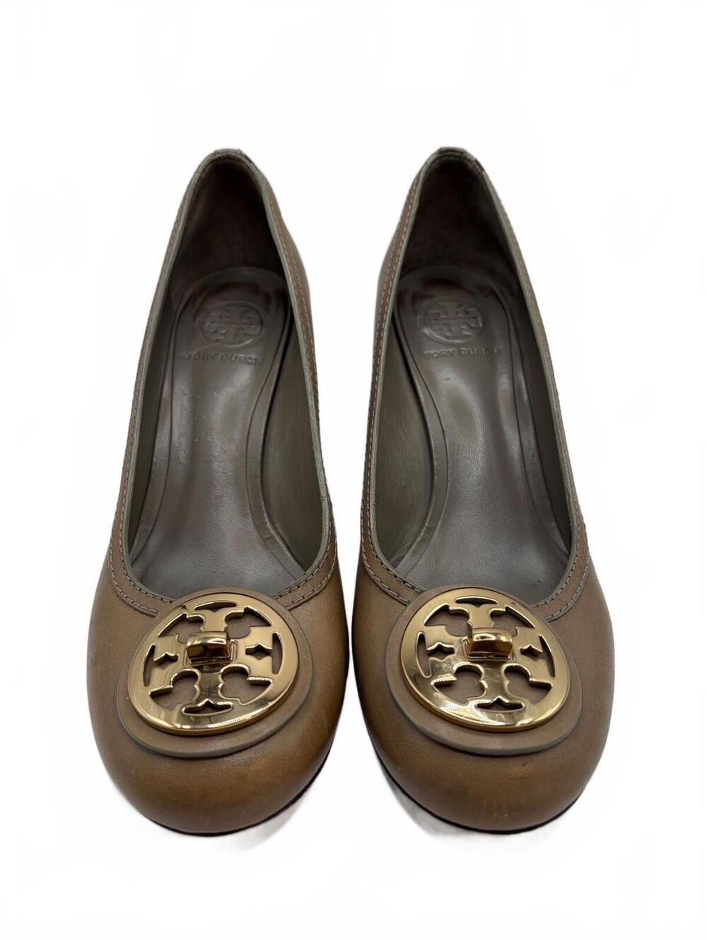 Tory Burch Taupe Leather Logo Medallion Round Toe Block Heel Pumps Size 9 Fall